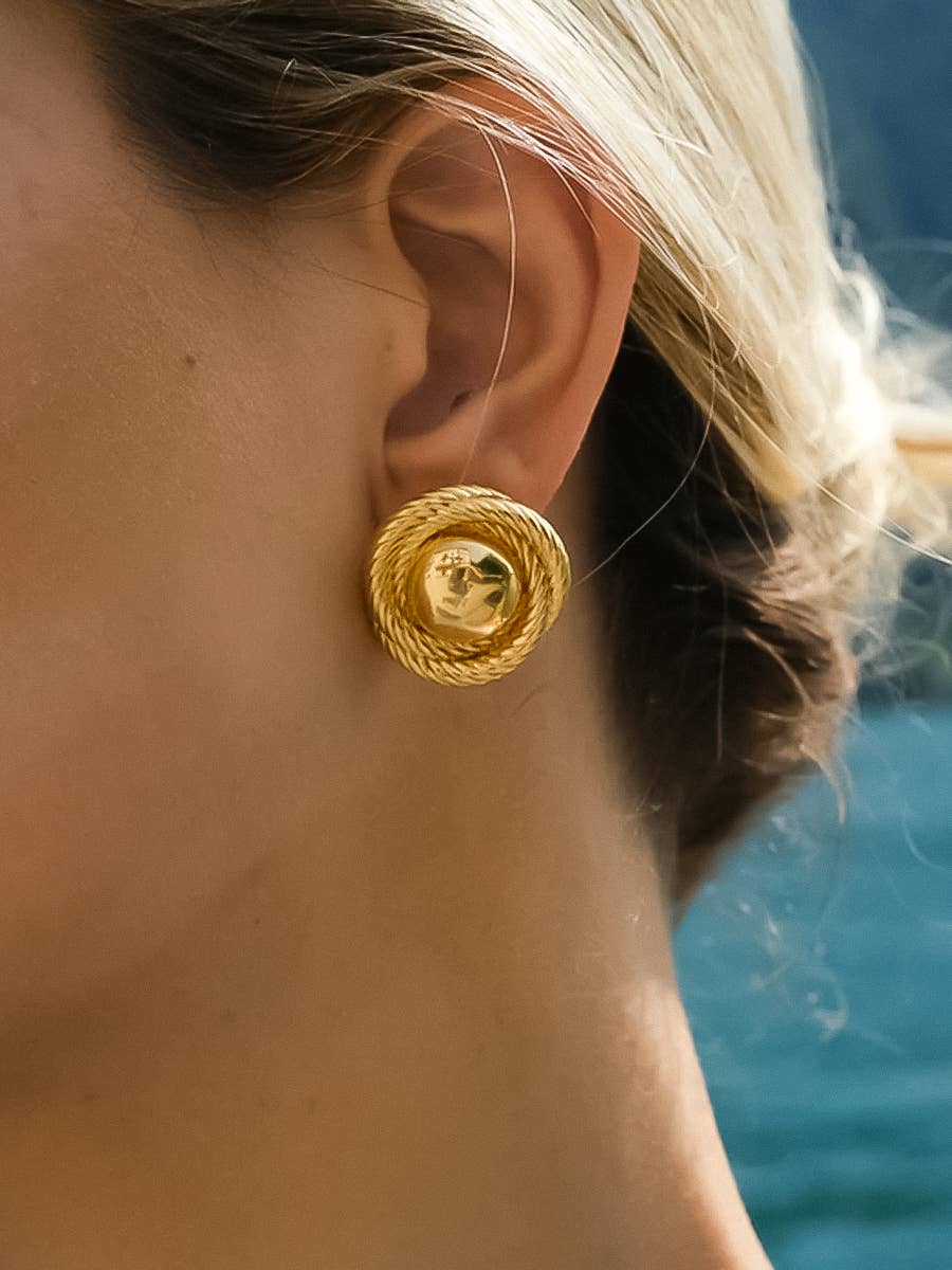 Reeva 18K Gold Non-Tarnish Classic Round Stud