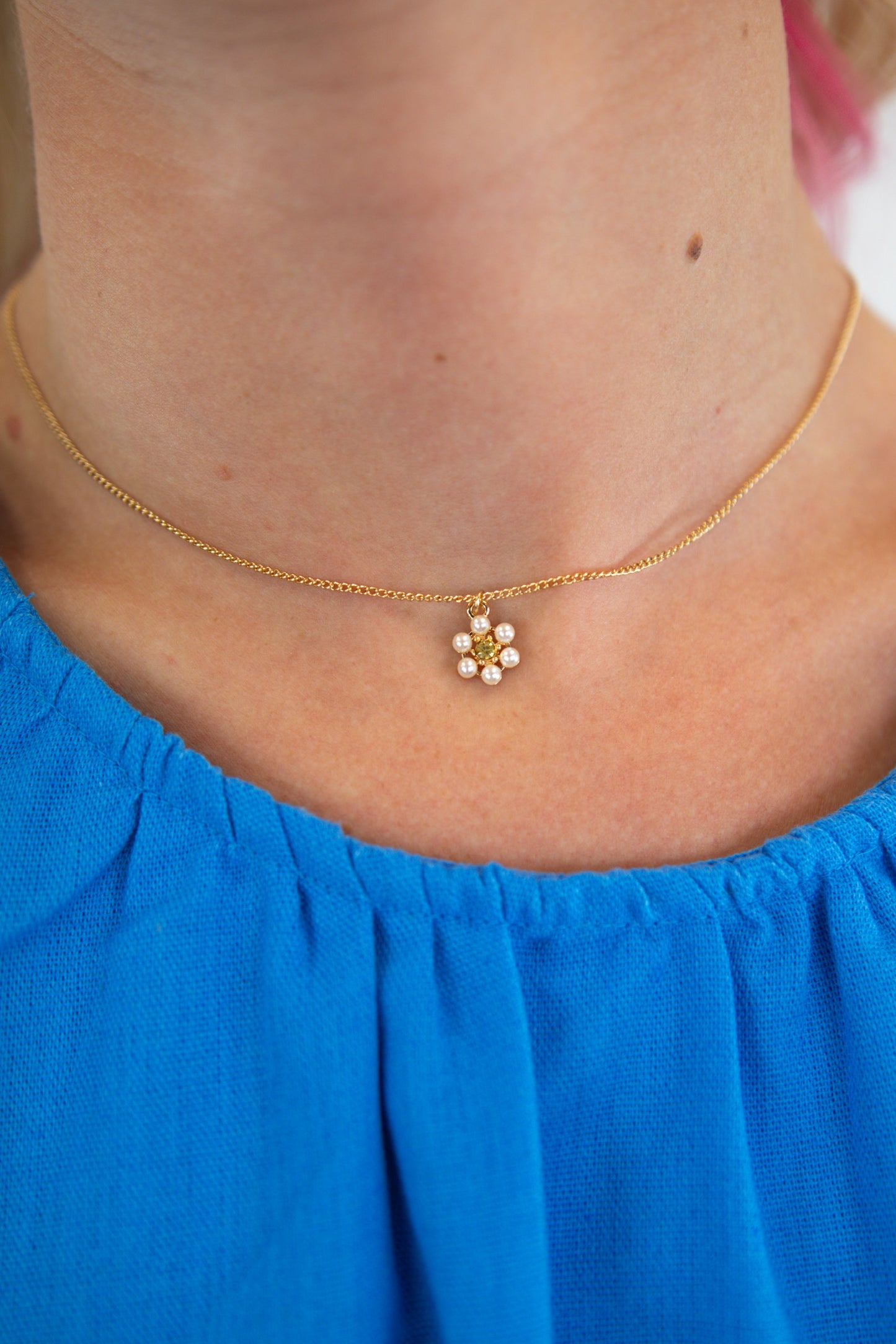Dainty Pearl Flower Necklace