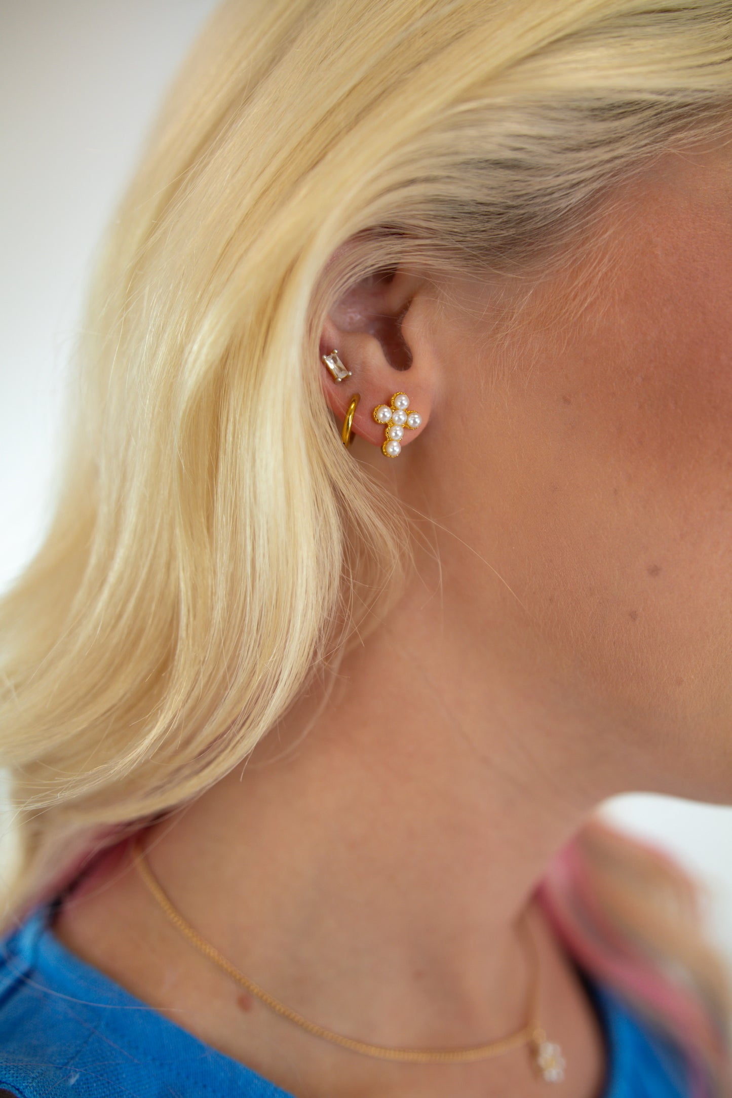 Telo 18K Non-Tarnish Pearl Cross Stud