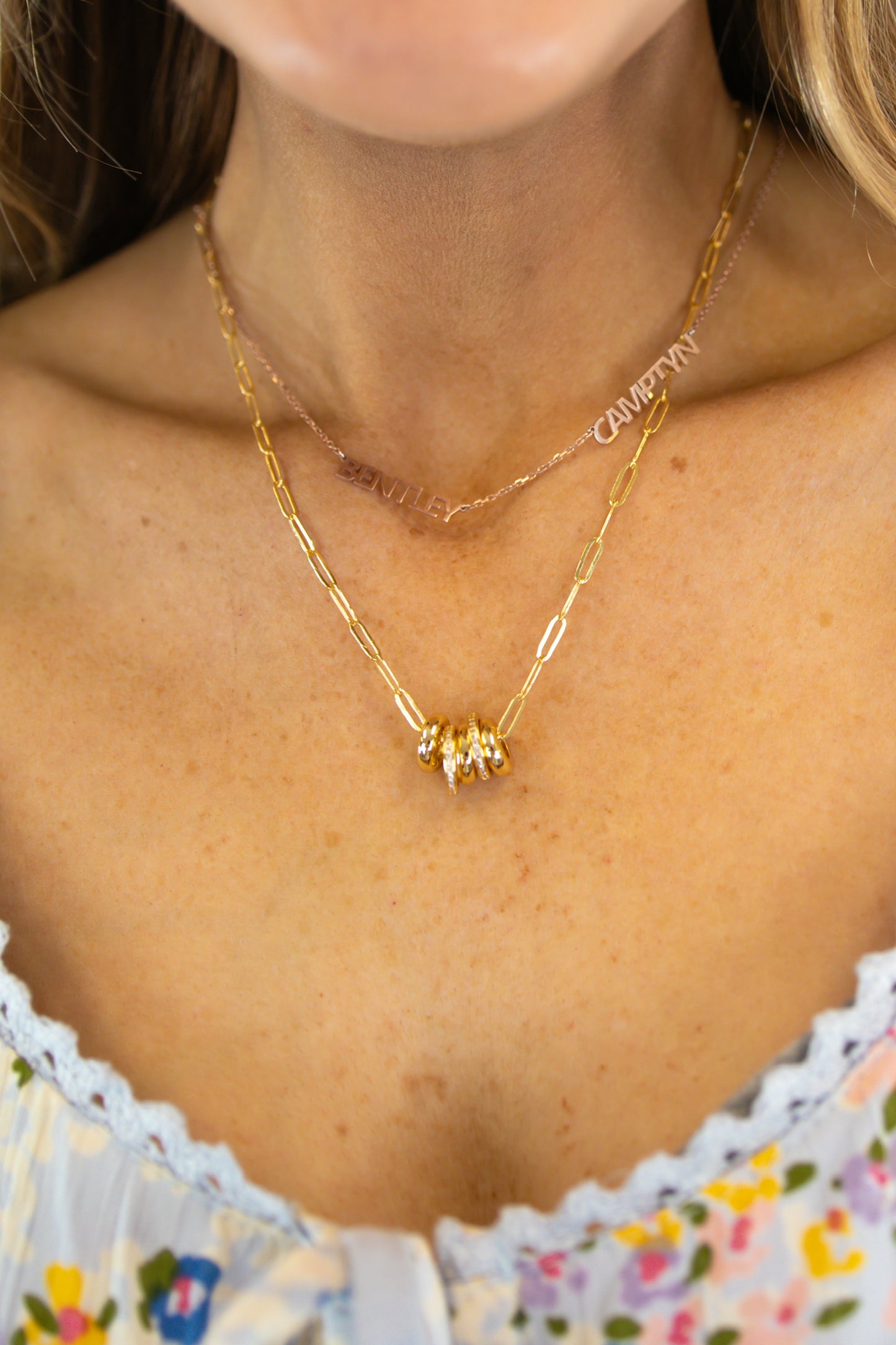 Gold Chain Link Circle Necklace