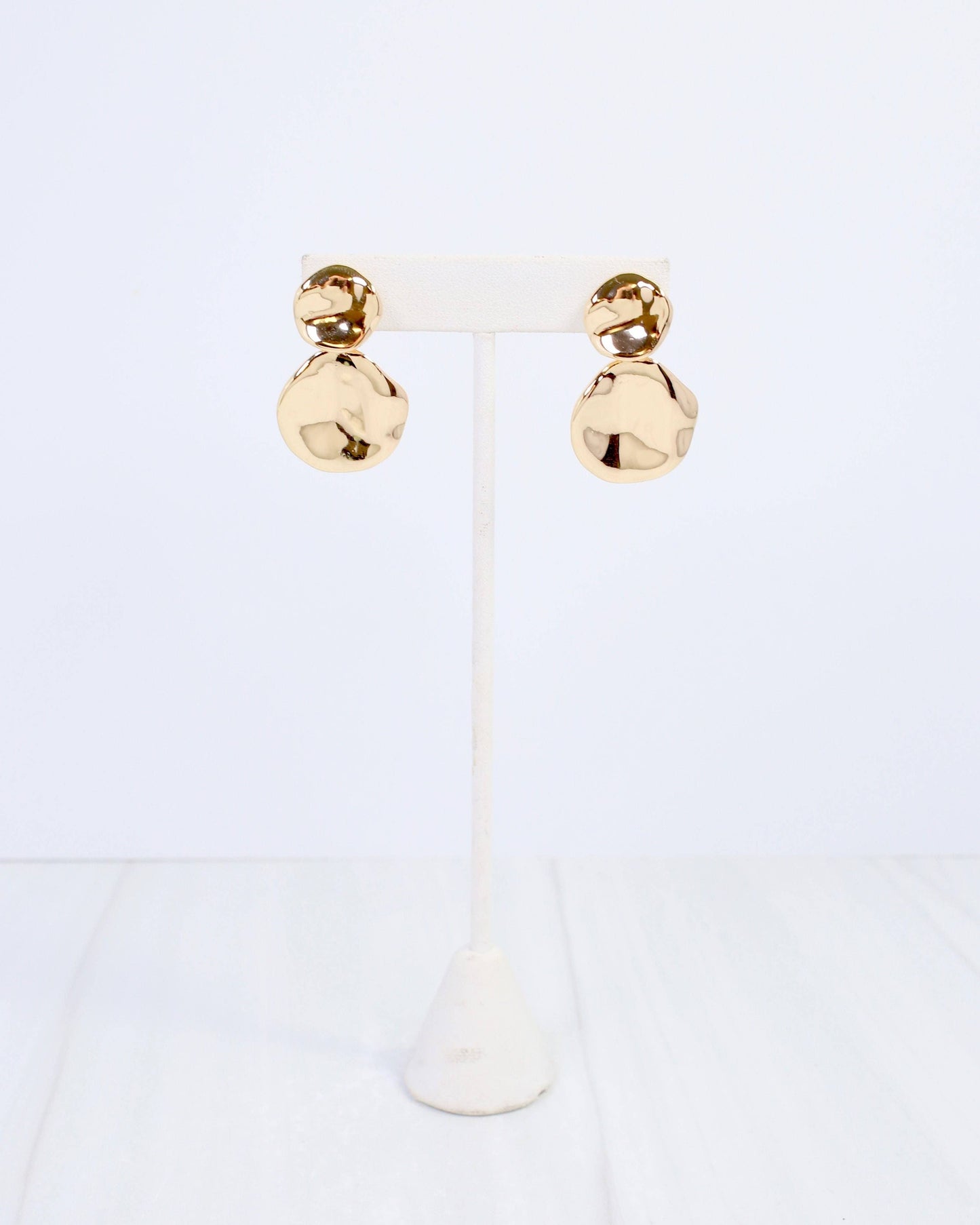 Aimee Wave Drop Earring Gold: Default