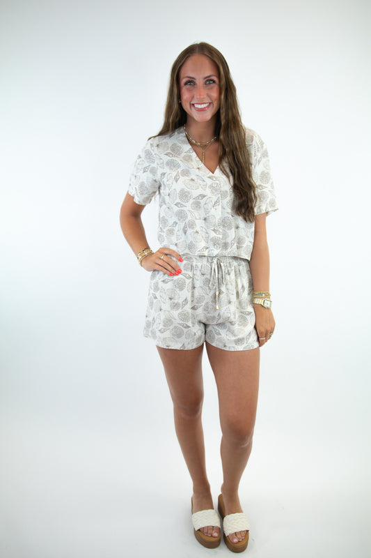 Beachy Seashell Linen Shorts