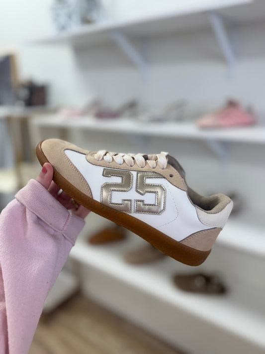 Retro 25 ShuShop Sneakers