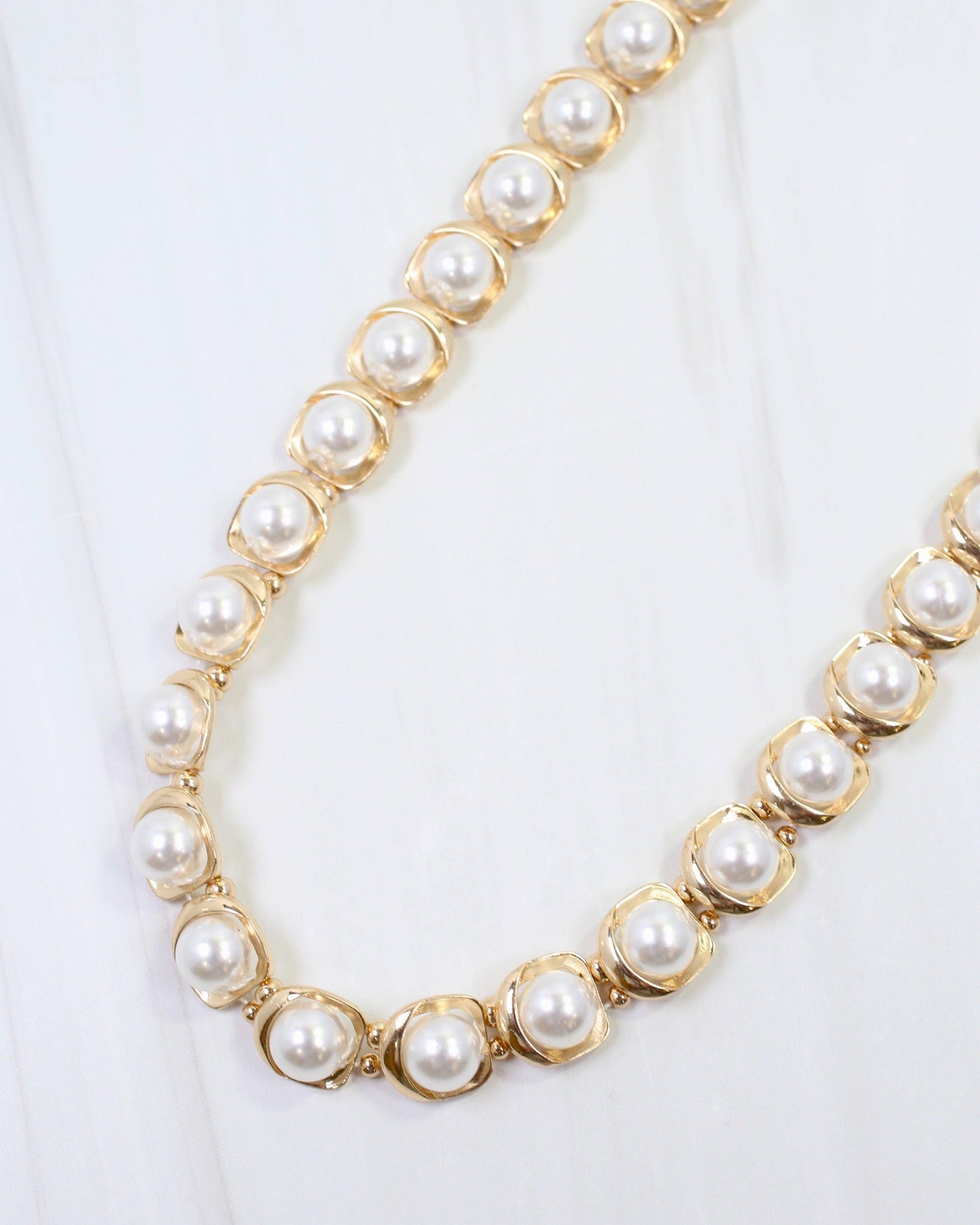 Hudson Pearl Cast Link Necklace Gold: Default